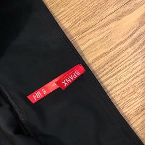 Spanx by Sara Blakely leggings